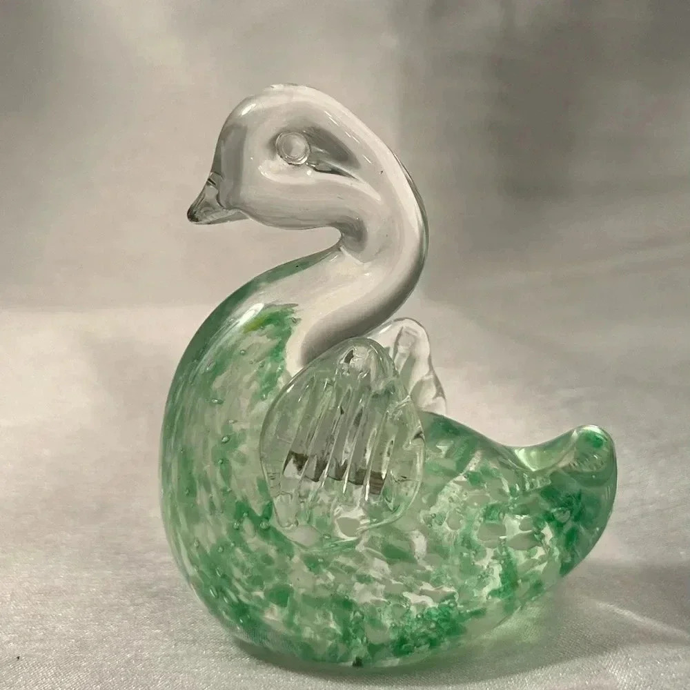 Murano style glass swan paperweight. 3”